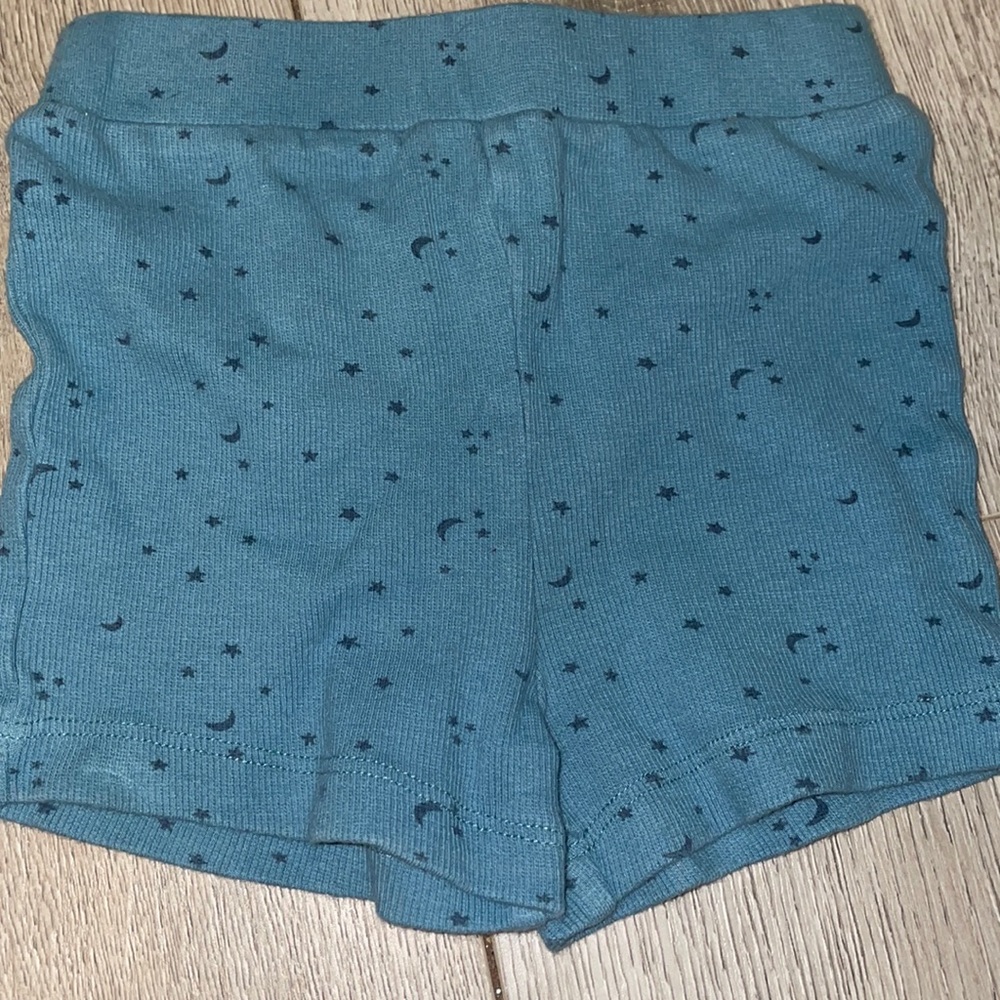 Kate Quinn biker shorts